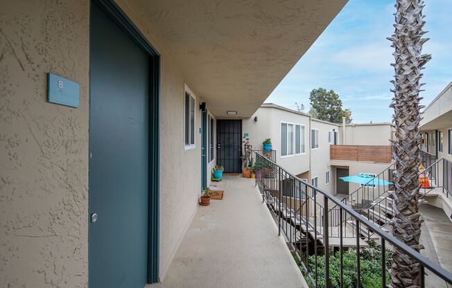 2 beds, 1 bath, 854 sqft, $2,795, Unit 25-08