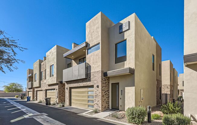 Gorgeous and modern townhome in gated community-fully furnished and ready to move in!