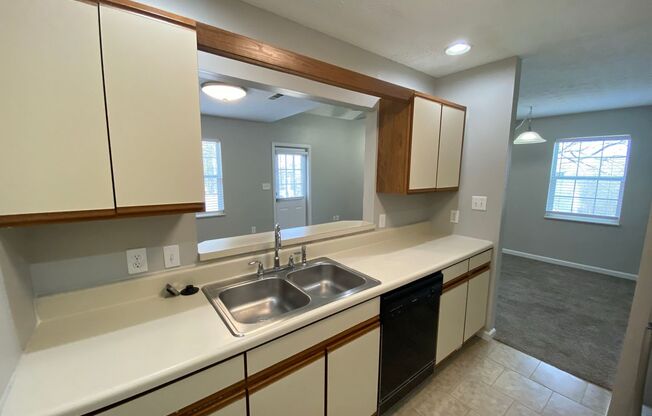 2 beds, 2 baths, 1,350 sqft, $1,525, Unit 26