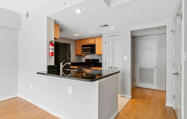 1225 13th St NW