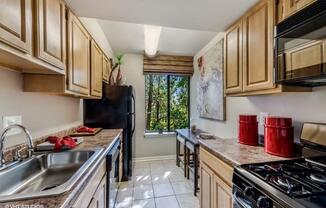 Fully Equipped Kitchens with Breakfast Nook at Brookland Ridge Apartments, Washington