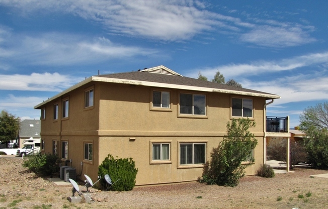 2 beds, 2 baths, $1,000, Unit Unit B