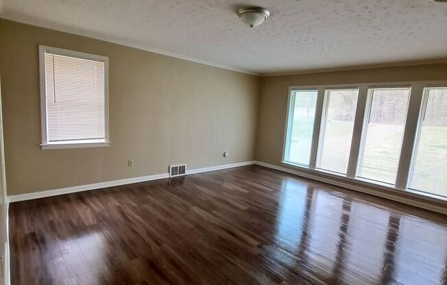 3517 SCENIC HWY