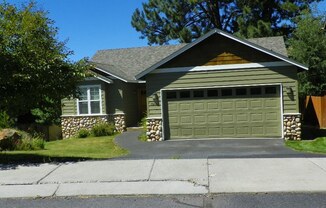 Off the road to Mt. Bachelor! Gas Heat/Fireplace, All Appliances,  1450 sq ft, Attached Dbl. Garage