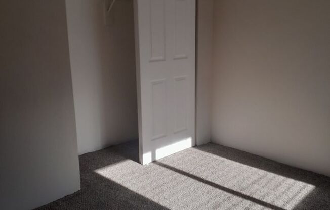 3 beds, 2 baths, 1,153 sqft, $1,975, Unit 314