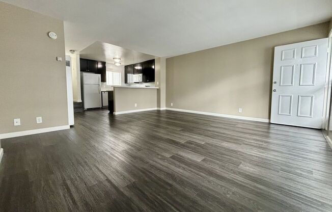 2 beds, 2 baths, 945 sqft, $2,650, Unit 59-204