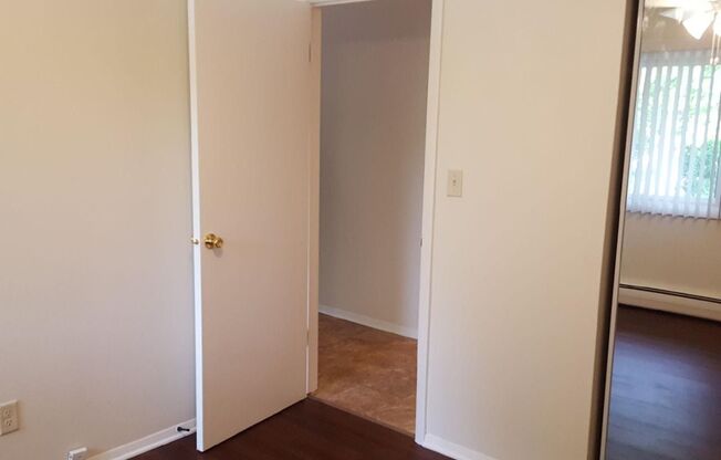 1 bed, 1 bath, 700 sqft, $925