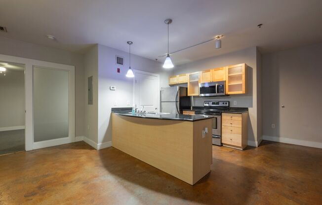 2 beds, 2 baths, 945 sqft, $1,295, Unit 301