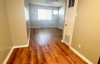 2 beds, 1 bath, 675 sqft, $950, Unit Unit 5