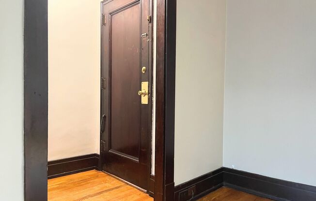 1 bed, 1 bath, $1,050, Unit 16D