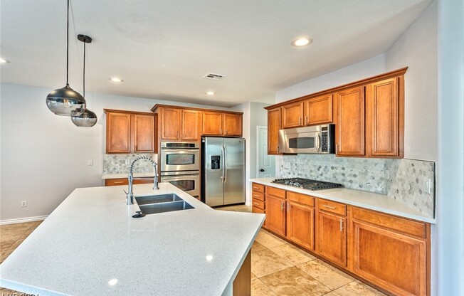 275 SPECTACULAR ST