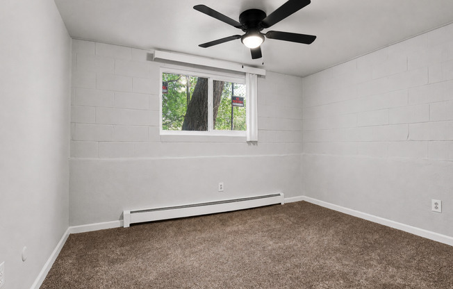 2 beds, 1 bath, 787 sqft, $1,345, Unit Unit 05