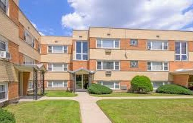 8757-8775 S Beverly St