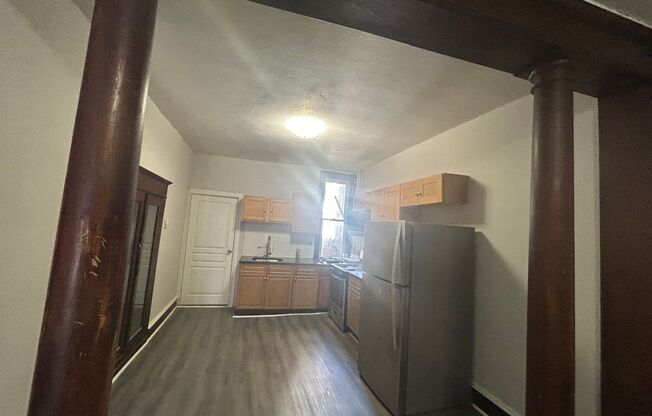 3 beds, 1 bath, $1,600