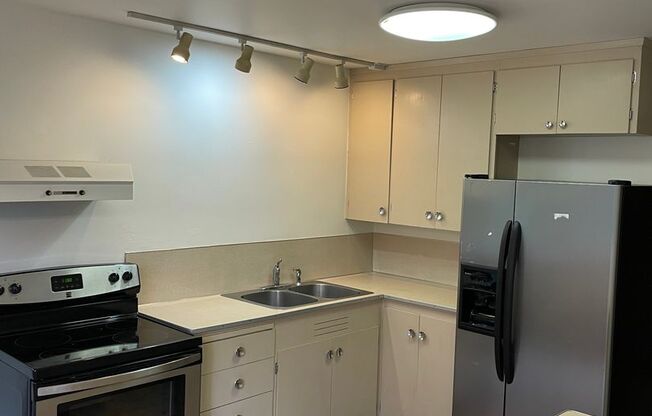 1 bed, 1 bath, 600 sqft, $1,600, Unit Lower North
