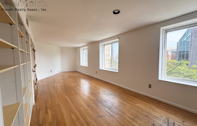 414 COMMERCIAL ST