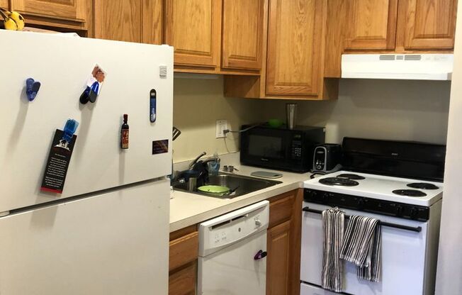 2 beds, 1 bath, 768 sqft, $2,300, Unit 101