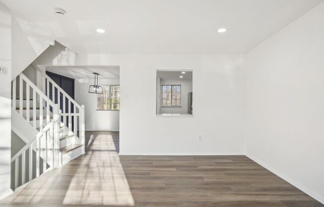 Beautiful fully renovated 3 bed 2.5 bath town home