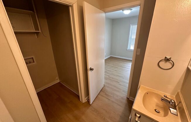 2 beds, 1 bath, $750