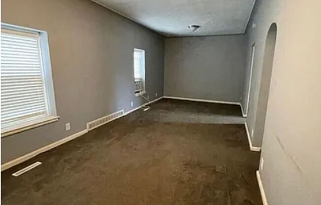 2447 E Walnut Street