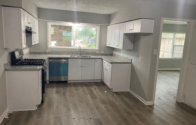 REMODELED 4 BEDROOM 2 BATH HOME WITH ALL THE UPGRADES. CONVEINENT LOCATION CLOSE TO DOWNTOWN, MEDICAL CENTER. THIS WON'T LAST LONG!!!