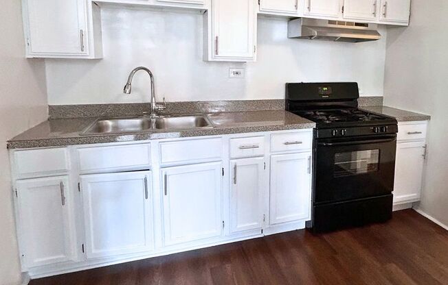 2104-2118 W. Birchwood Avenue/7502-7510 N. Hoyne Avenue