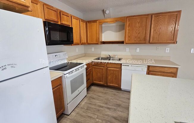 3 beds, 2 baths, $1,650