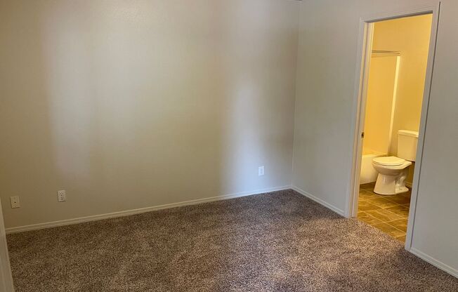 2 beds, 2 baths, 1,000 sqft, $1,395, Unit 012-201