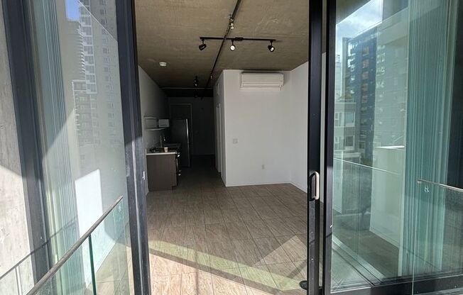 Studio, 1 bath, 382 sqft, $2,095, Unit 403