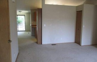 2 beds, 1 bath, $2,200