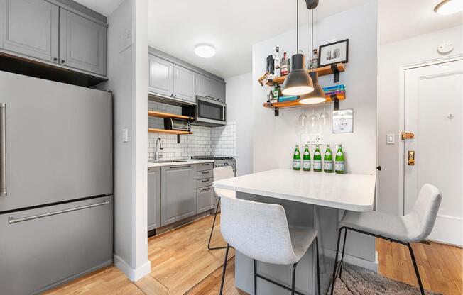 50 E 8 ST