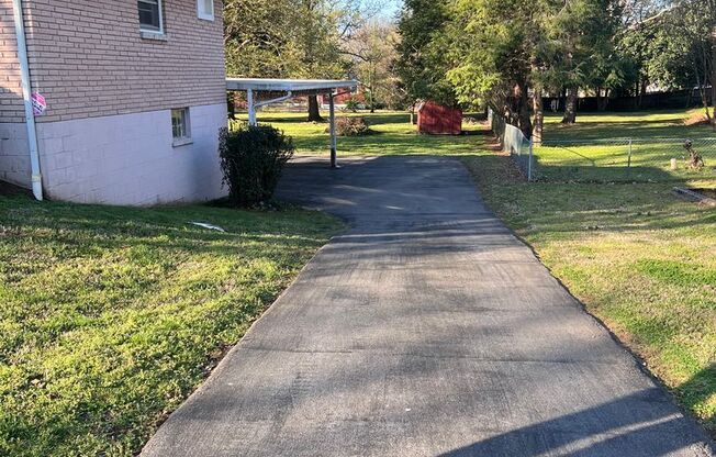 Glengarry Park with Large Yard