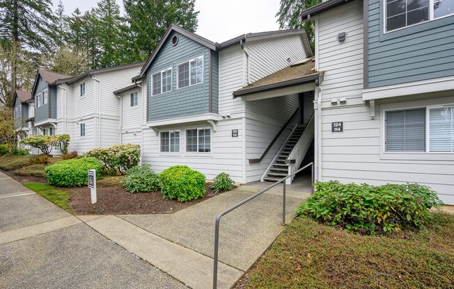 3 beds, 2 baths, 1,132 sqft, $1,940, Unit 123