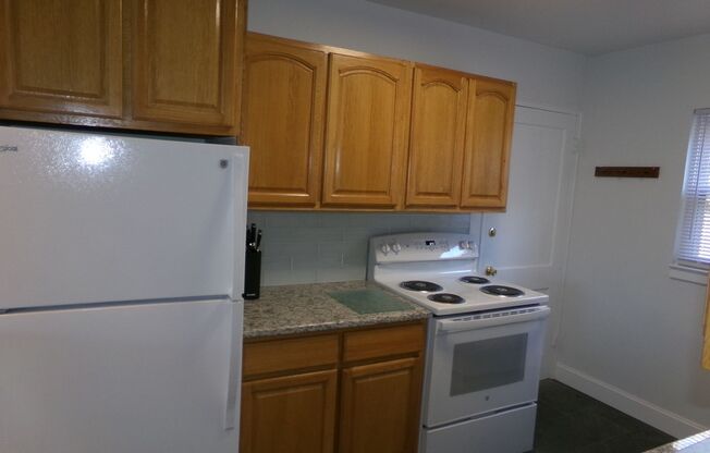 2 beds, 1 bath, $1,600