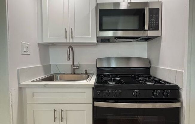 1 bed, 1 bath, 480 sqft, $1,895, Unit 009#B83