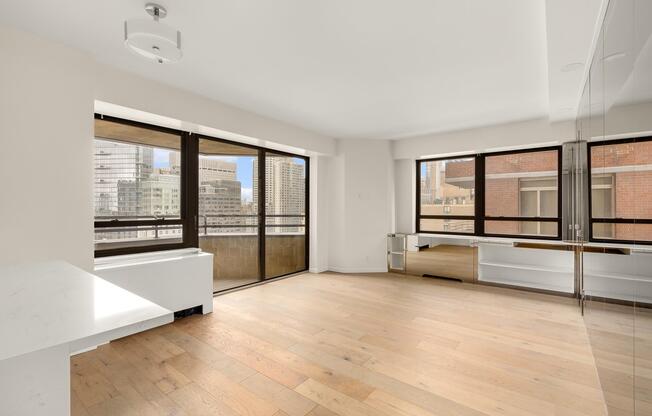 1 bed, 1 bath, 759 sqft, $5,800, Unit 33A