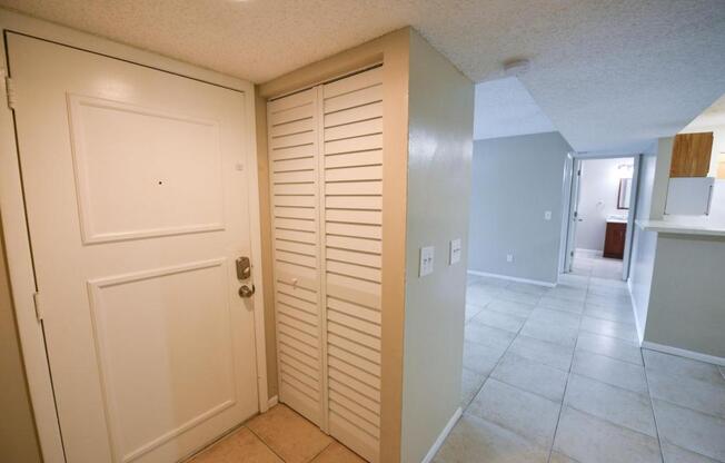 2 beds, 2 baths, 898 sqft, $1,950