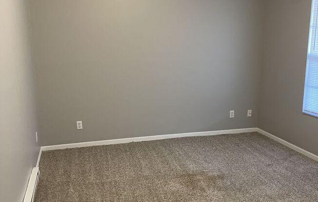 1 bed, 1 bath, 530 sqft, $825, Unit 350 B12