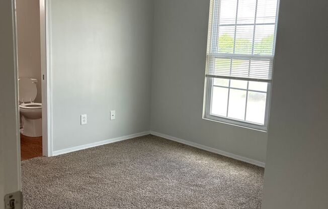 2 beds, 2 baths, 1,001 sqft, $1,015, Unit 4266 Apt 9