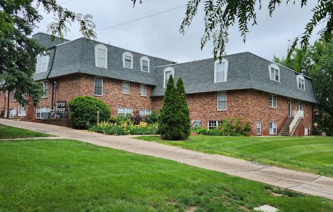 Pleasant Court Apartments