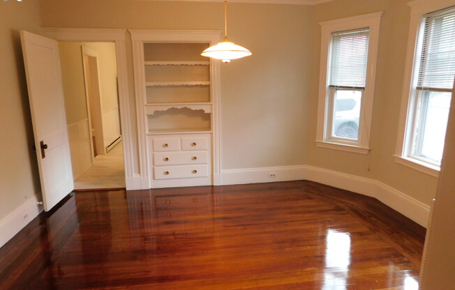 104 LEXINGTON ST