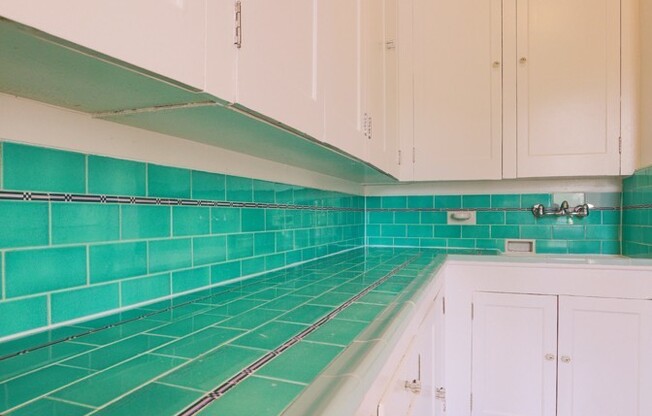1 bed, 1 bath, 825 sqft, $1,900, Unit 710