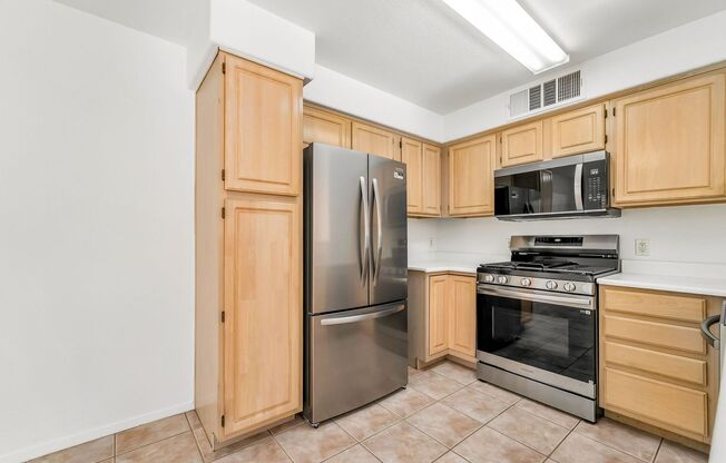2 beds, 2 baths, $1,283, Unit # 1132 1132