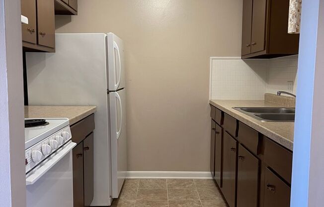 1 bed, 1 bath, $750, Unit #5