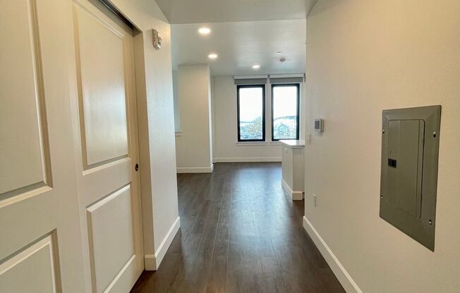 Studio, 1 bath, 346 sqft, $1,650, Unit 410-205