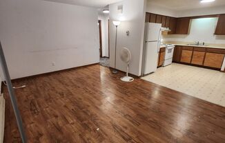 2 beds, 1 bath, 700 sqft, $650, Unit 7