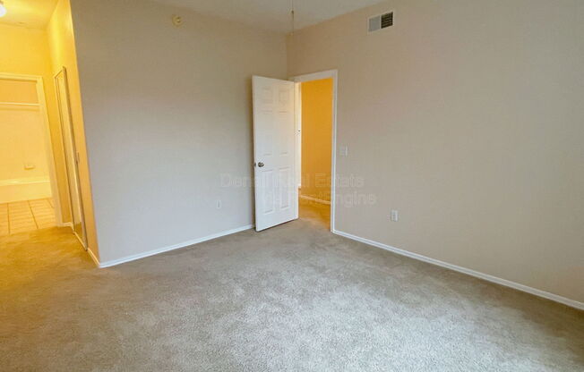 3 beds, 2 baths, 1,286 sqft, $1,695, Unit Apt 2120