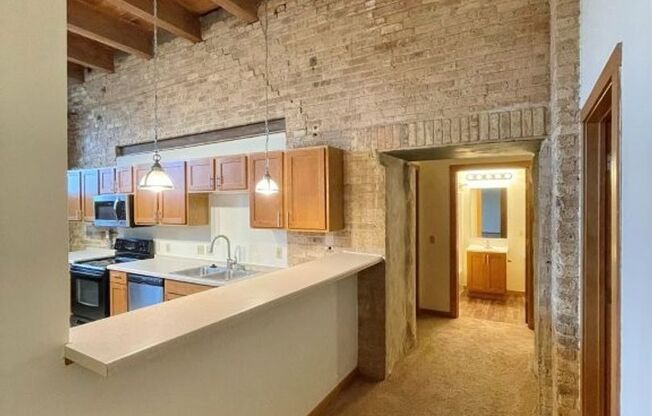 3 beds, 2 baths, 1,512 sqft, $2,700, Unit 206