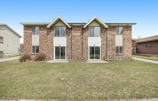 2 beds, 1 bath, 1,295 sqft, $1,400, Unit 4240 Norman Drive SE Apt 2