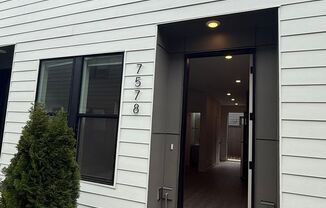 Modern 2-Bedroom Apartment in Gated St. Johns Community – Light-Filled, Pet-Friendly, and Move-In Ready